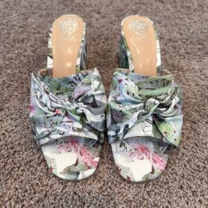 NWT Floral Vince Camuto Mules Size 9.5